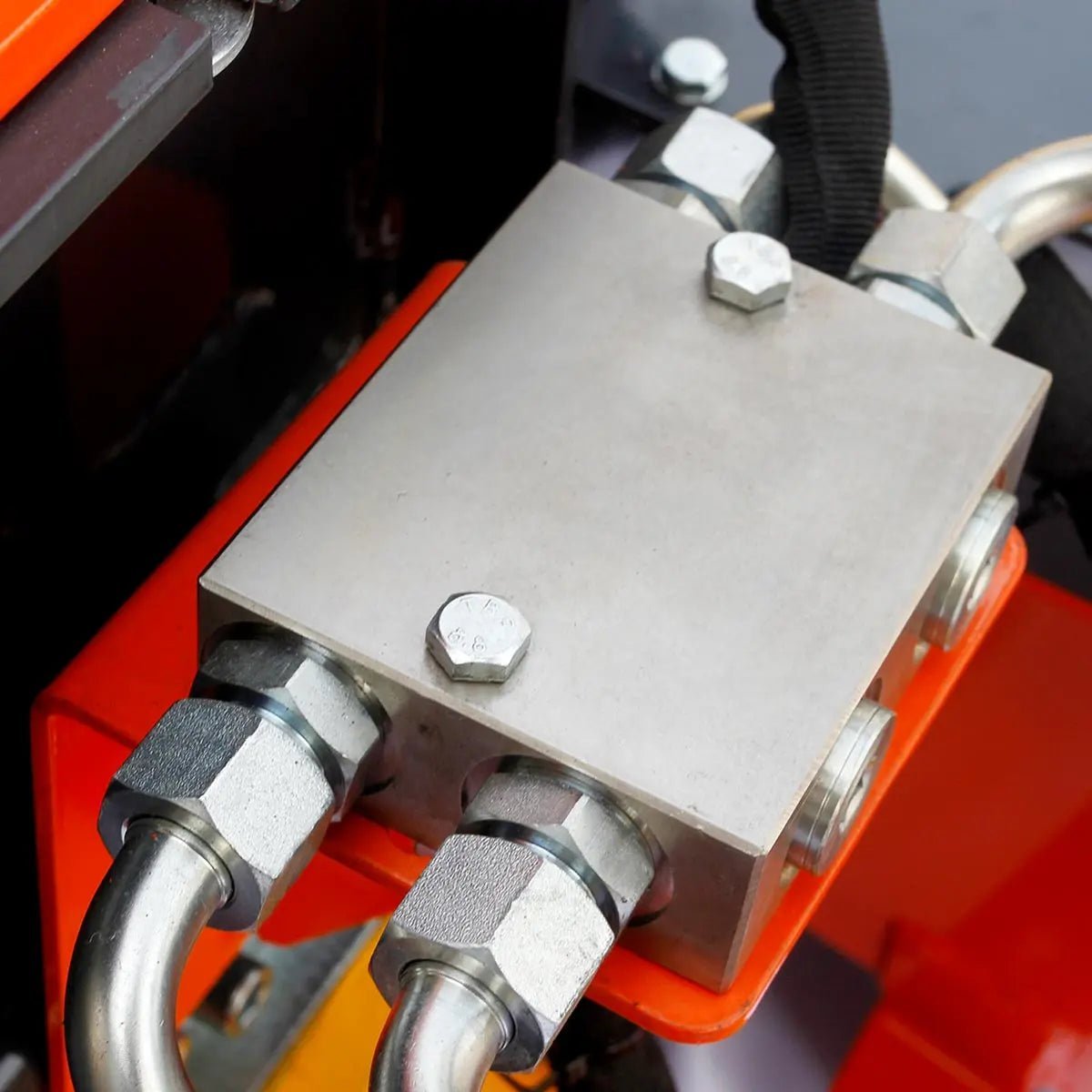 18" Excavator Stump Grinder Attachment, 3 to 7-ton Excavator and Backhoe, 13-20 GPM, Piston Hydraulic Motor TMG-ESG18 - Image 11